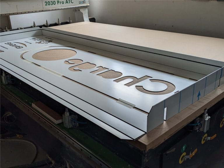 caseta luminoasa din bond ACP debitat CNC